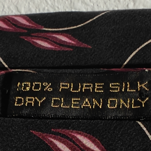 Giorgi Armani Vintage Floral Flame Tie 100% Pure Silk Purple Black - Picture 5 of 5